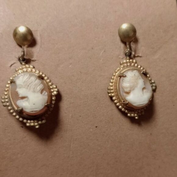 Antique Victorian Lady Profile Cameo 14K  GoldPlated Earrings Dangle - Picture 2 of 6